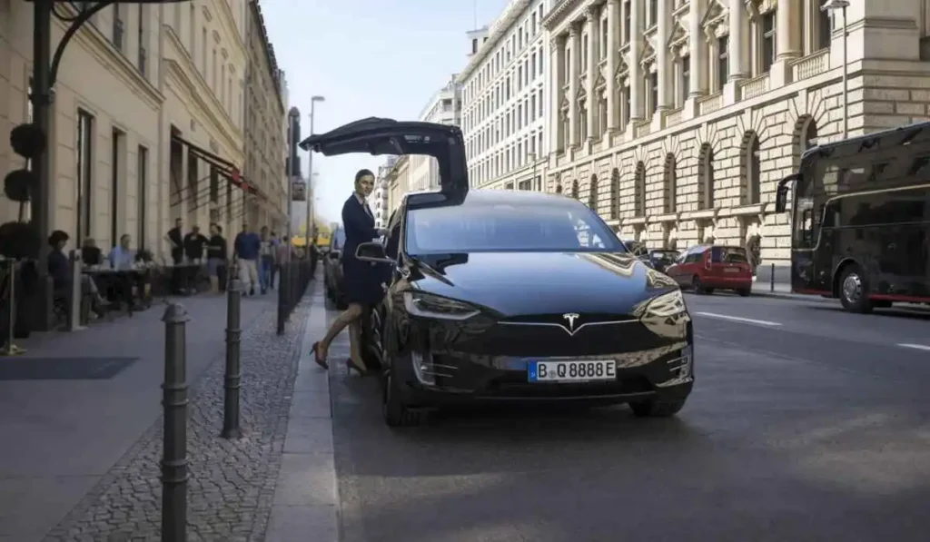 Book Taxi for Sightseeing tour in Berlin.